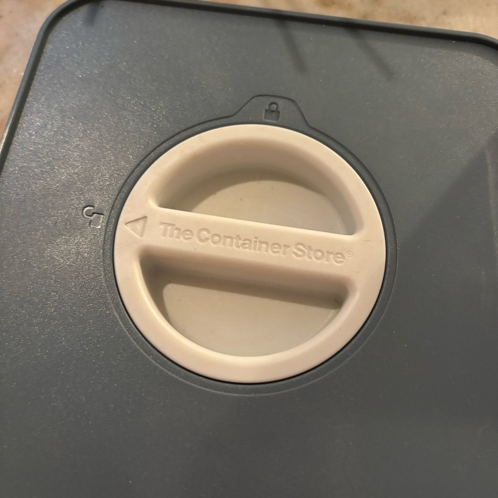 ❗️The Container Store Turn & Seal Airtight Food Storage Gray and Clear 30 oz - Picture 5 of 9
